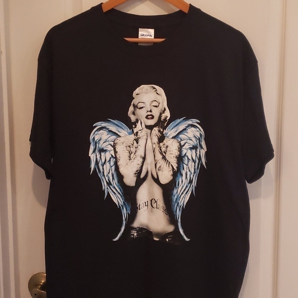 Gildan Marilyn Monroe tattoo Blue Angel wings Stay Classy t-shirt.